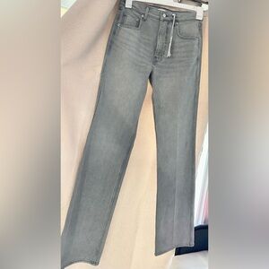 Good American Straight Jeans light Gray Wash Jeans. NWT.